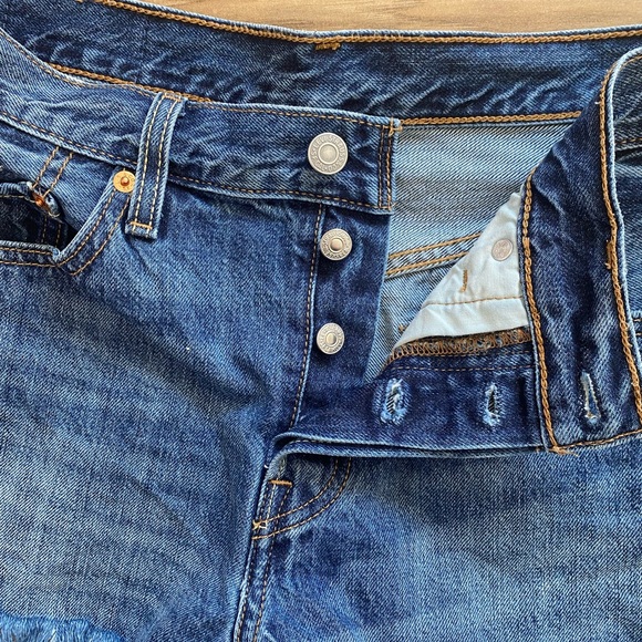 Levi’s 501 Dark wash Cut off Button Fly denim Jean Shorts - Picture 7 of 8